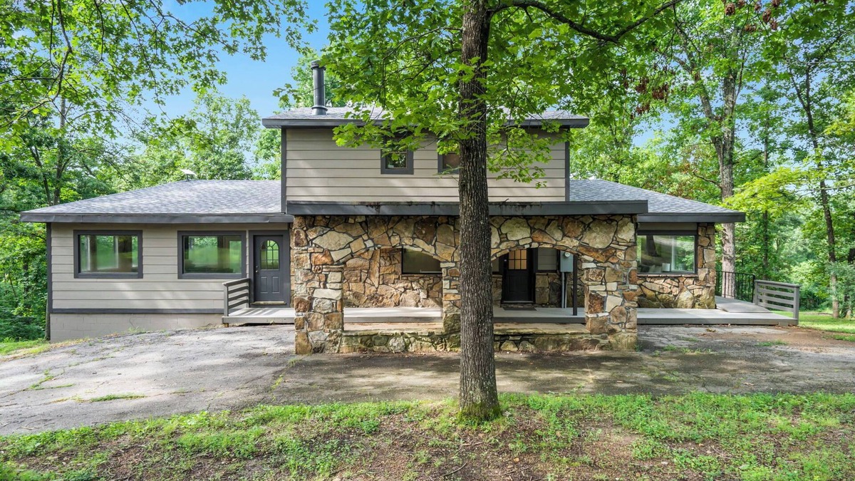 Cape Fair House | Spacious 4-bedroom Retreat on Table Rock Lake. Darts, Air Hockey, and More!