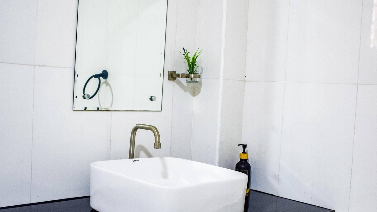 Beau Vallon Apartment | Spacious 4-bedroom apartment with beautiful view at Beau Vallon with Wi-Fi/AC