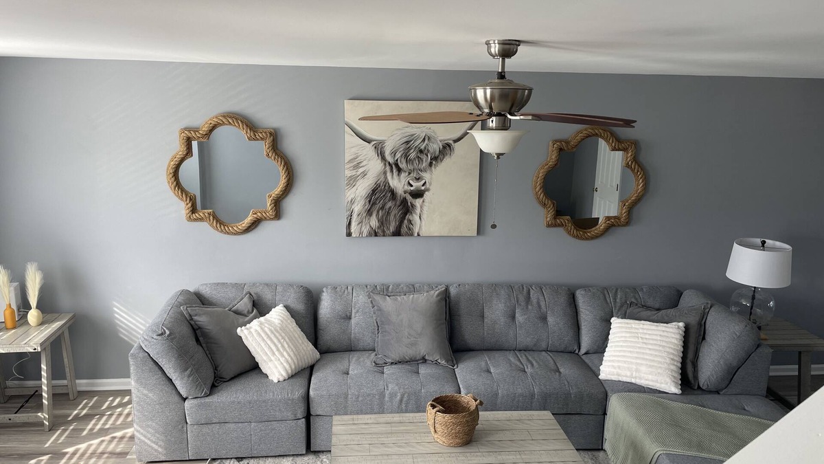 Middletown House | Spacious 4 Bedroom Townhouse