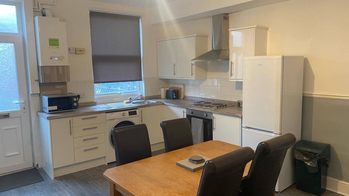 Middleton House | Spacious 4 bedroom Townhouse