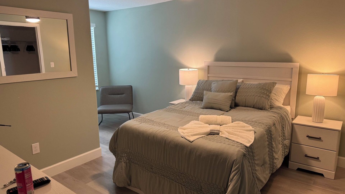 Palm River-Clair Mel House | Spacious 4-bedroom townhome with WiFi, AC in charming Tampa