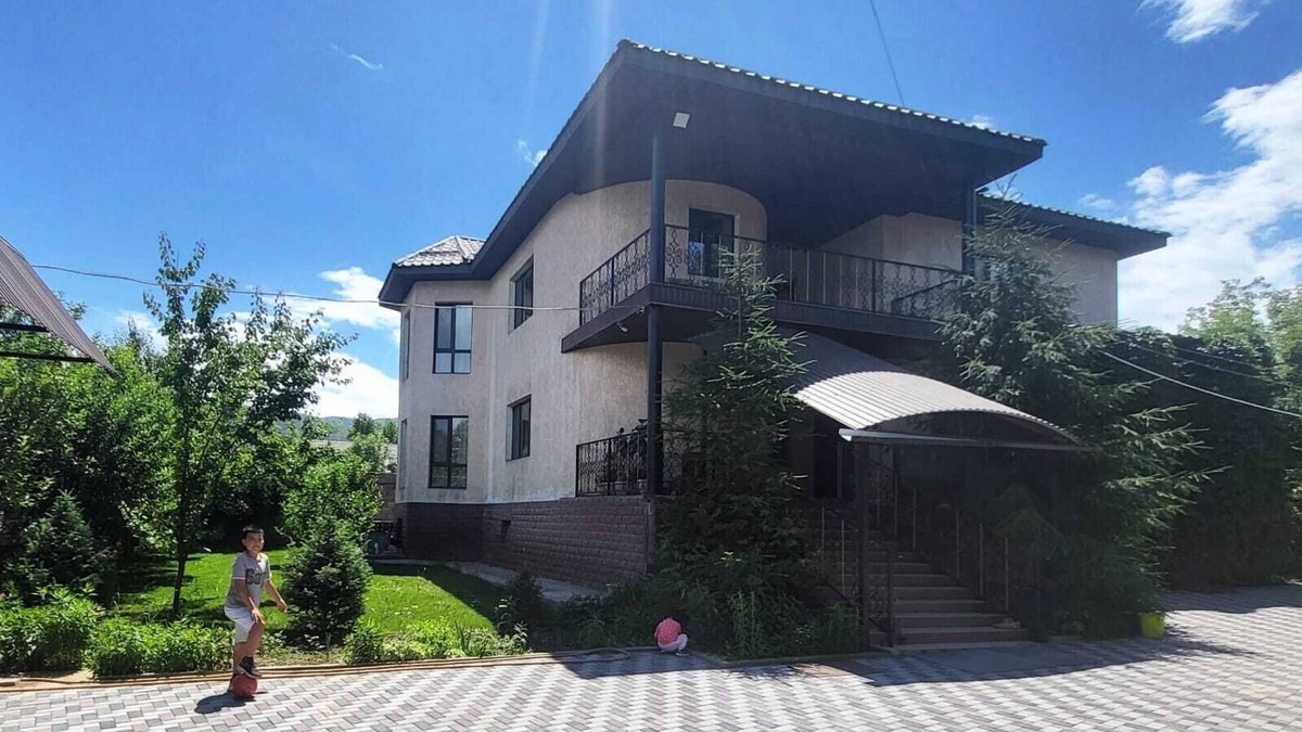 Tuzdybastau Villa | Spacious 4-bedroom villa with WiFi, AC in lovely Almaty