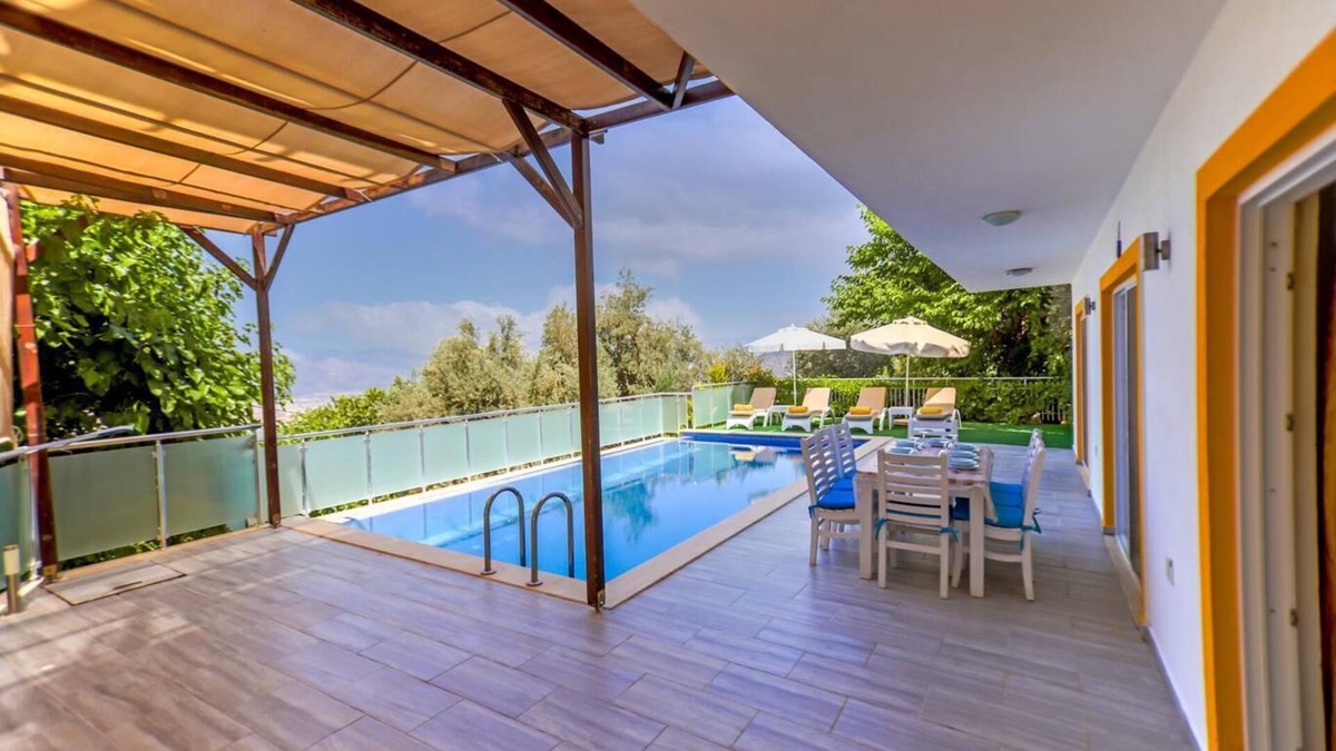 Uzumlu House | Spacious 4 Bedroom Villa with Very Private Pool, 10-15 mins Drive from Kalkan