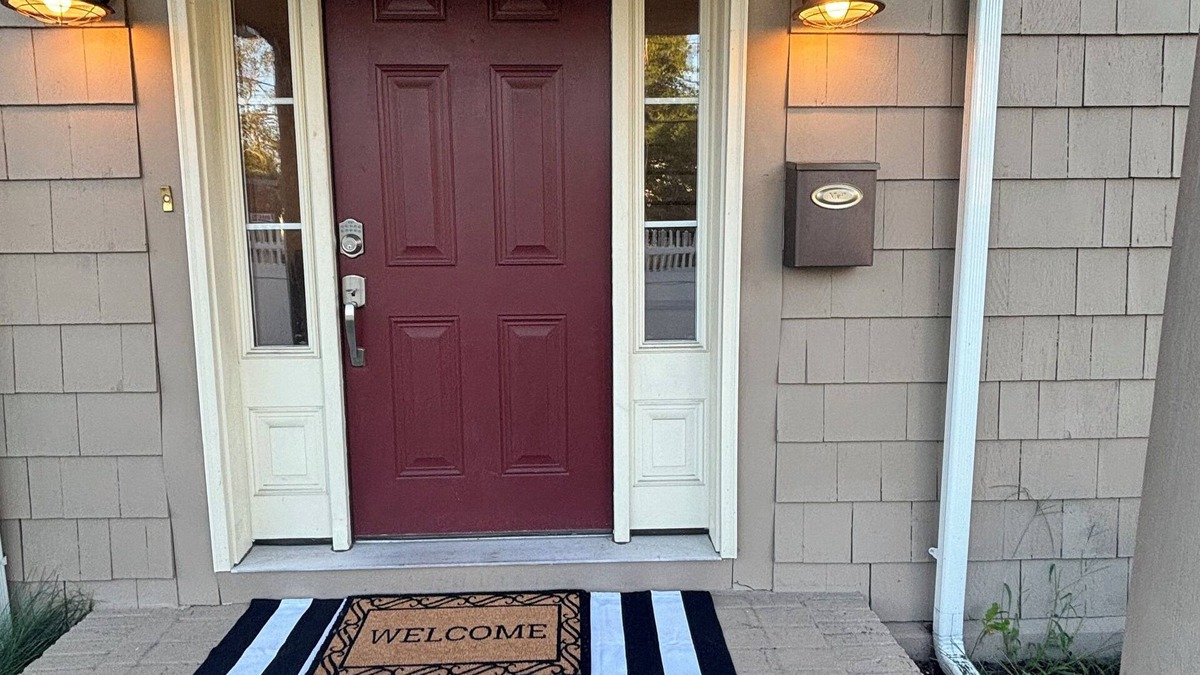 Cherry Valley House | Spacious 4-bedroom with four and half bathrooms