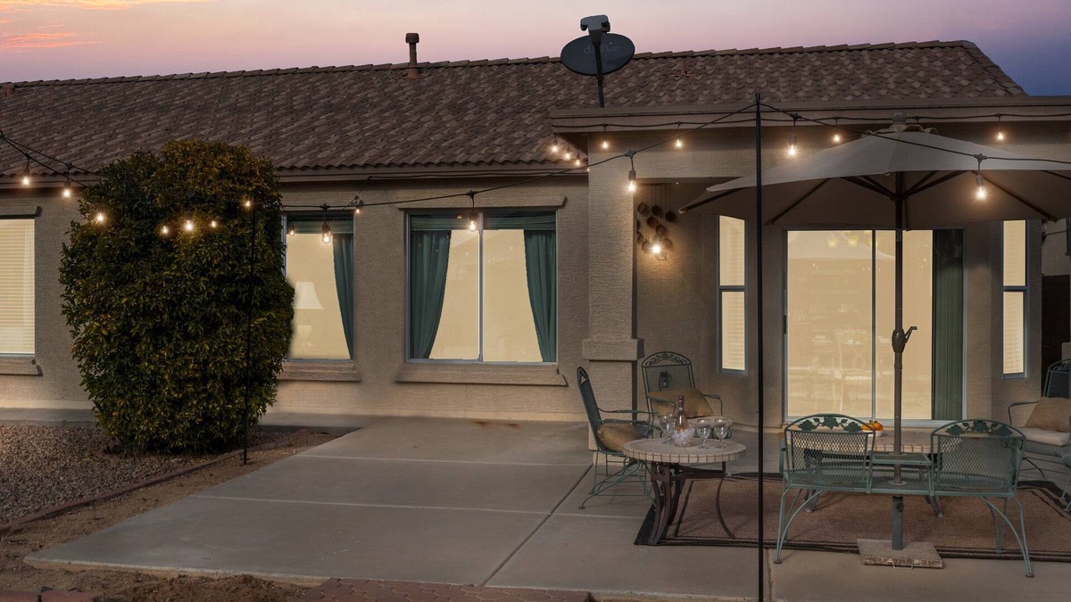Sierra Montana House | Spacious 4 bedroom with large backyard in Surprise
