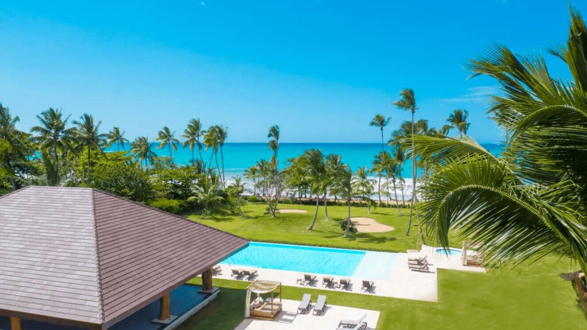 La Ceiba Apartment | Spacious 4-BR apt with AC, WiFi and jacuzzi at playa bonita Beach Residences