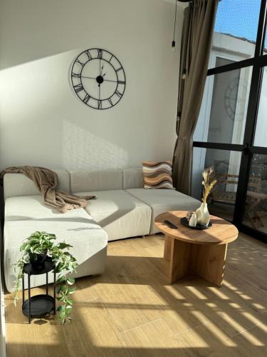 Municipio 1 Apartment | Spacious 4 room apartment, 8min walk to old town, free parking, all new