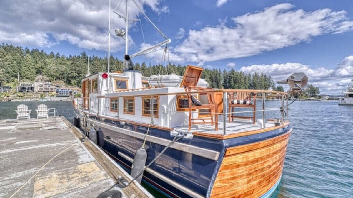 Gig Harbor Boat Rental | Spacious 46' Yacht: Luxury, kayaks, walk to townnn