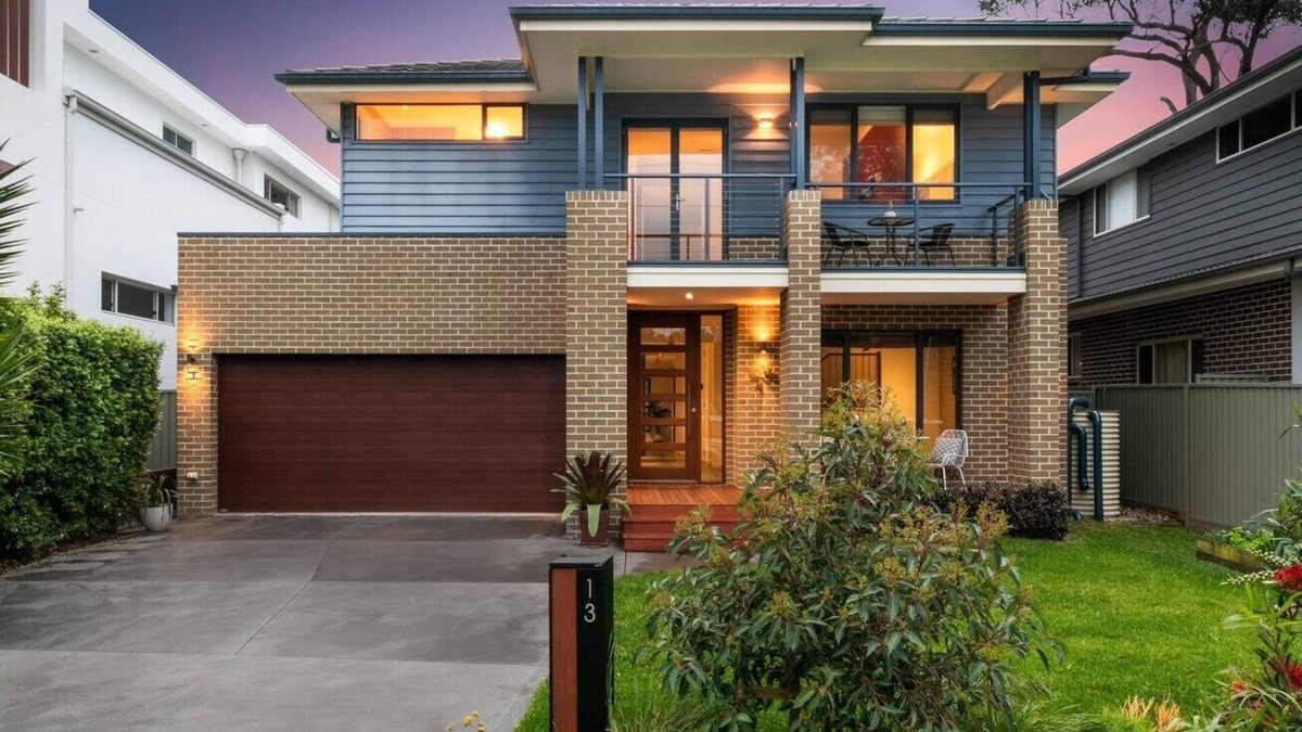 Miranda House | Spacious 4B House & Pool & GameRoom & Nr Grocery