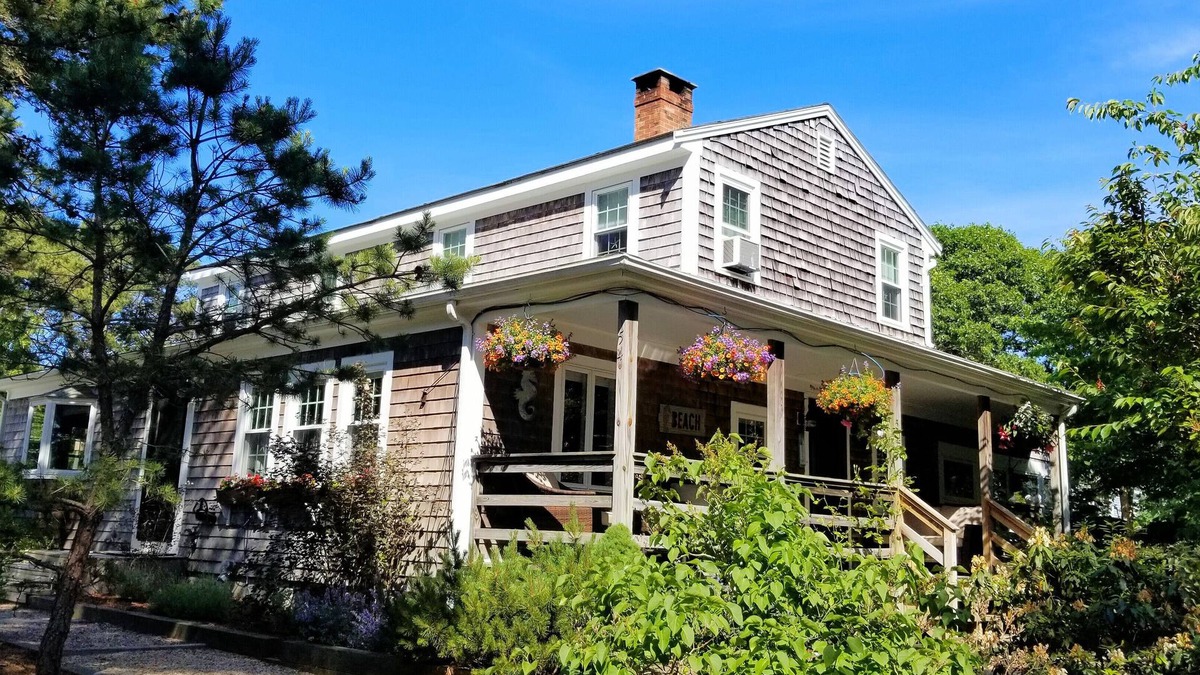Eastham House | Spacious 4BD- A/C, Game Room, Screened Porch, Walk to Herring Pond & Cape Cod Rail Trail