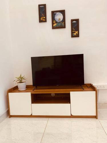 Nanakram Guda Apartment | Spacious 4bhk sky villa with sunrise& lake view - Nanakramguda-Gachibowli