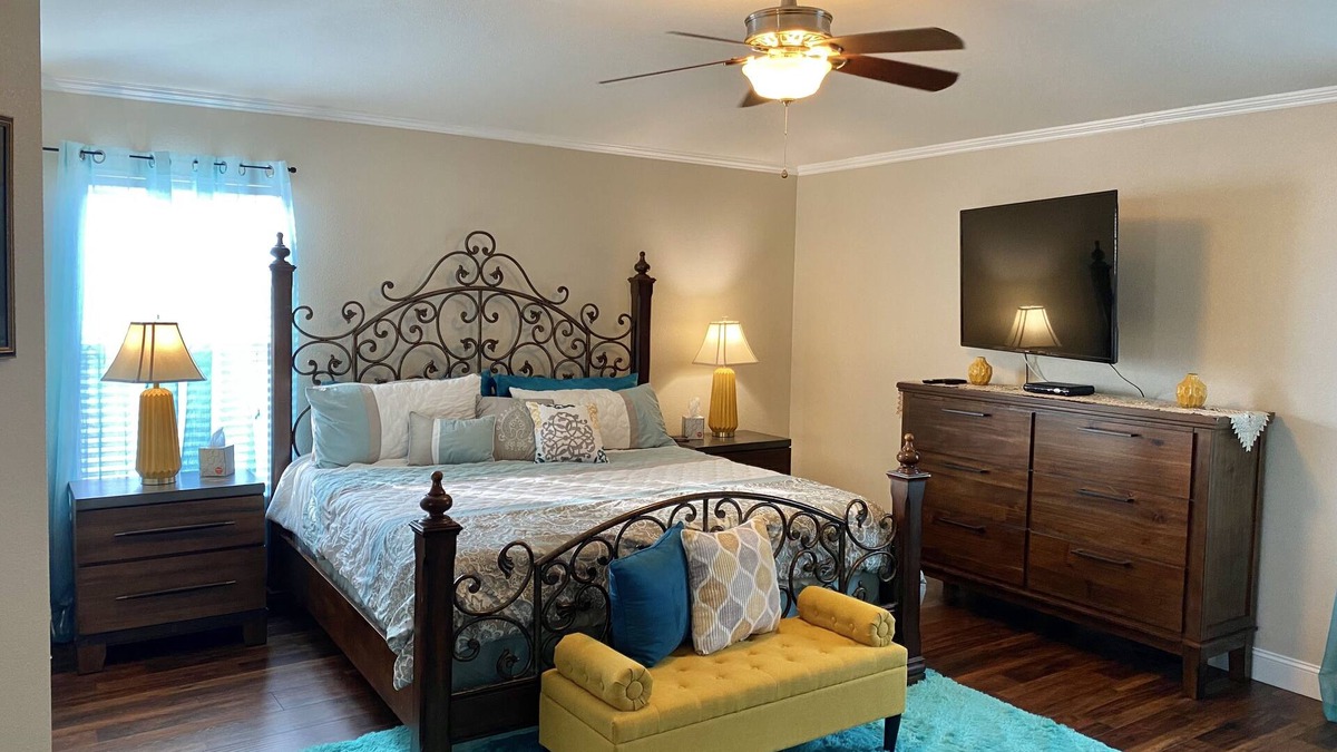 Tomball House | Spacious 4BR 2-Story North Houston Vacation Rental