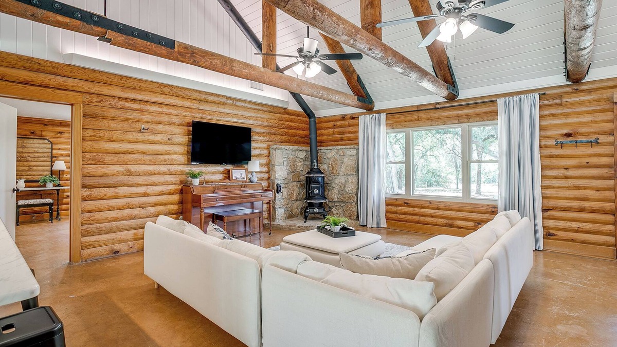 Weatherford House | Spacious 4BR Cabin Retreat w/Modern Upgrades, Peaceful Trees & Near Lake