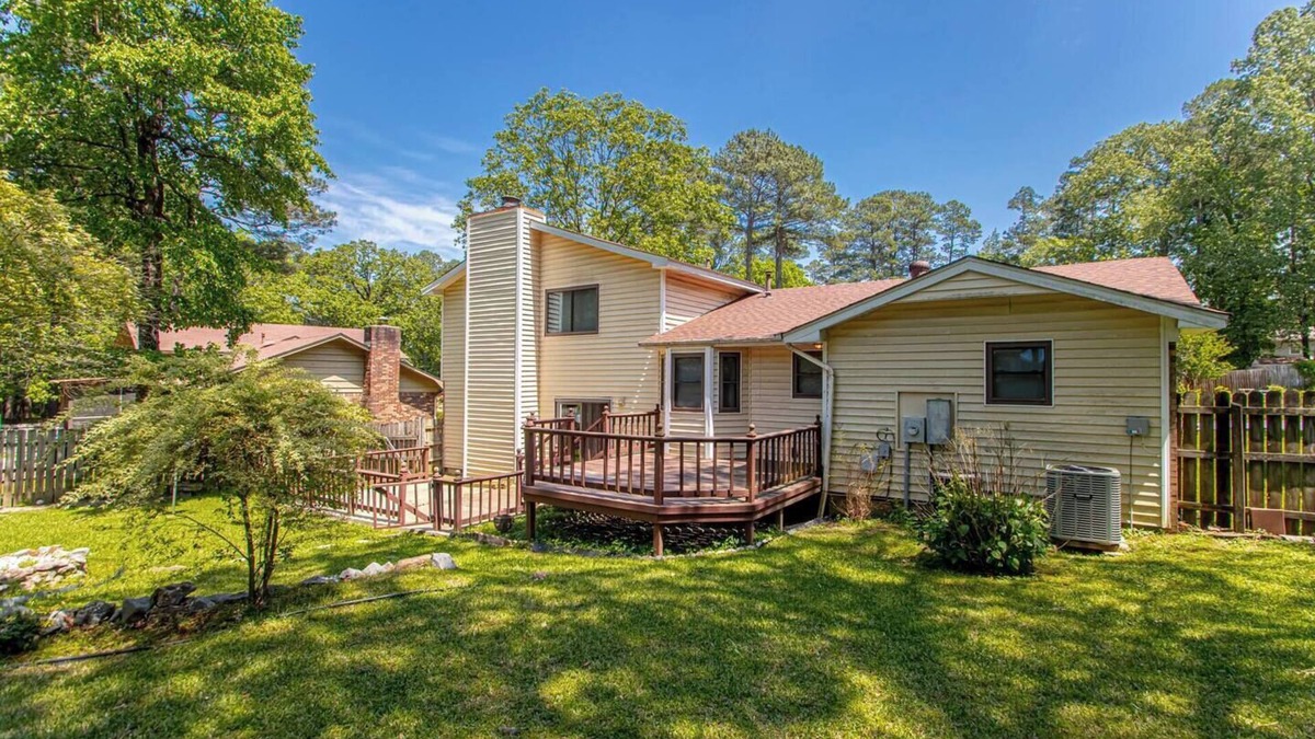 Ferndale House | Spacious 4BR Home: Pet Friendly 20 min to Downtown