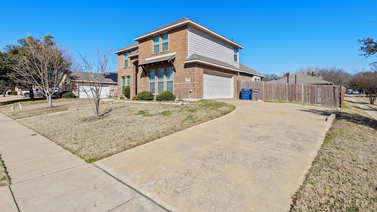 DeSoto House | Spacious 4BR Home - 2 Living Rooms, Study, Firepit, Pet-Friendly!