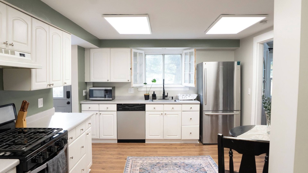 Spencerport House | Spacious 4BR Home w/AC - 15 min from universities & downtown Rochester