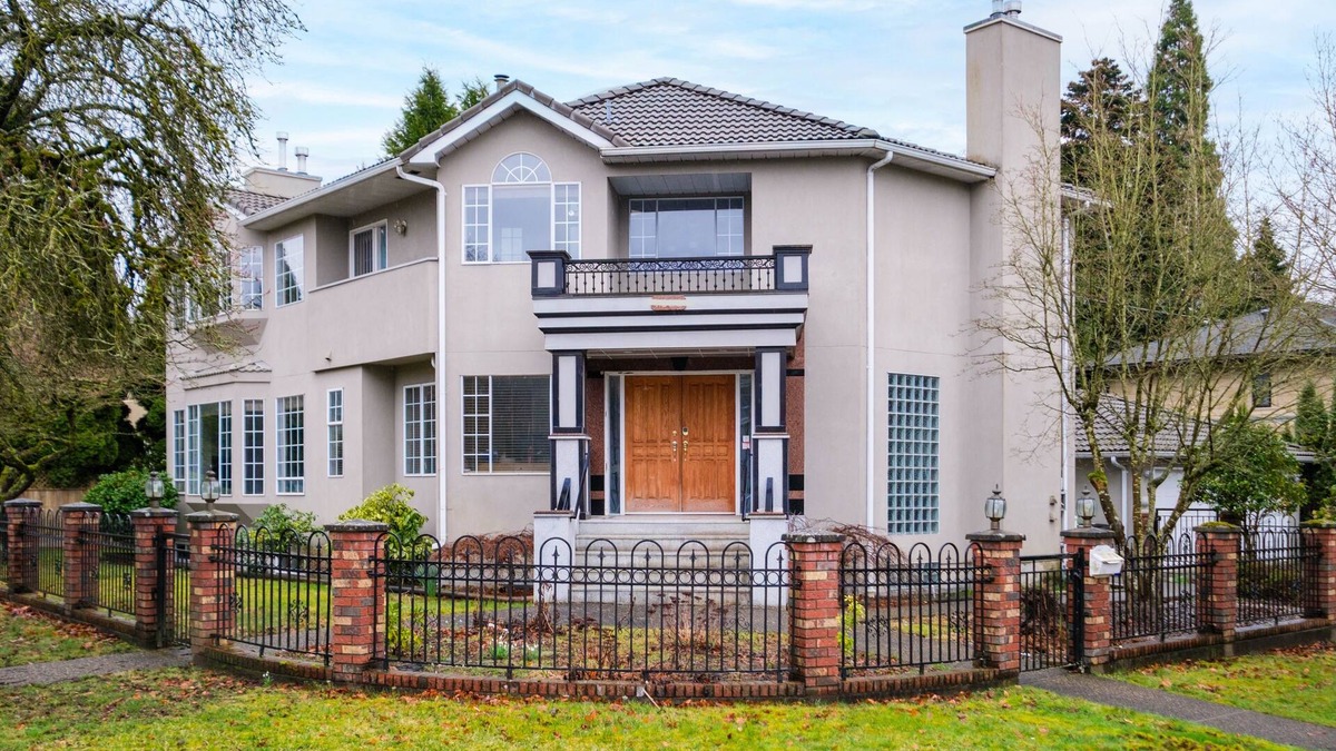 Oakridge House | Spacious 4BR w/Ensuites Mins to Downtown YVR UBC