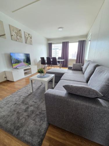 Oulu Apartment | Spacious 4room apartment in the center of Oulu, Parking