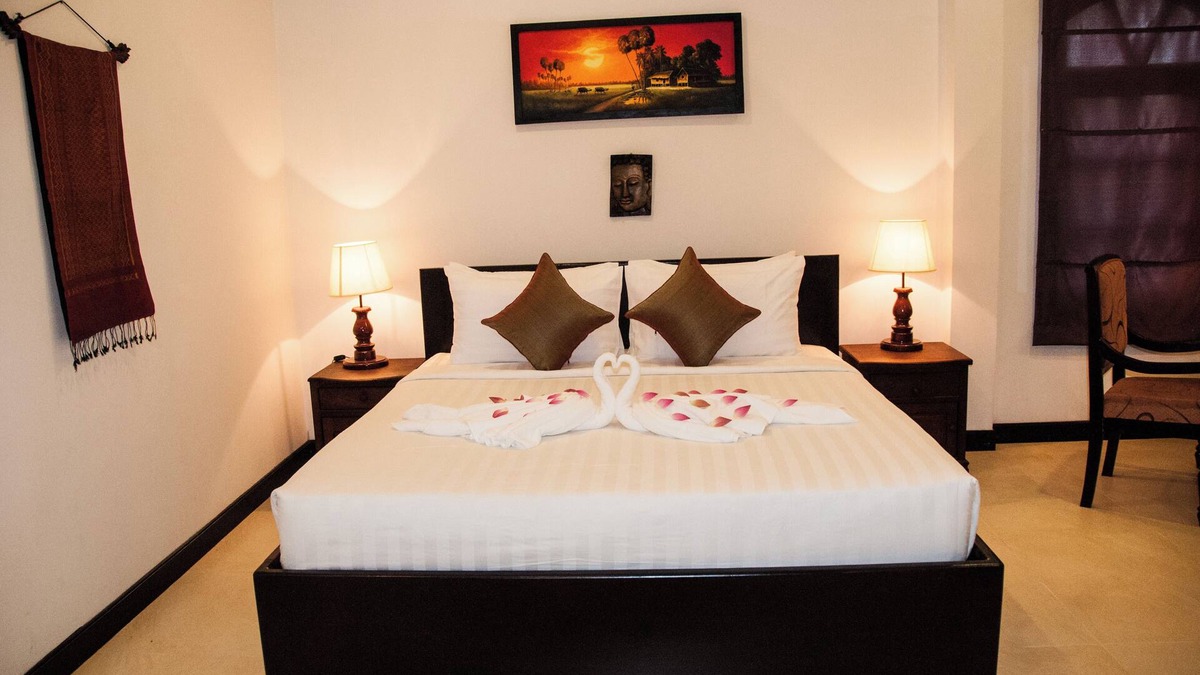 Sangkat Sla Kram House | Spacious 5-bedroom house with private pool