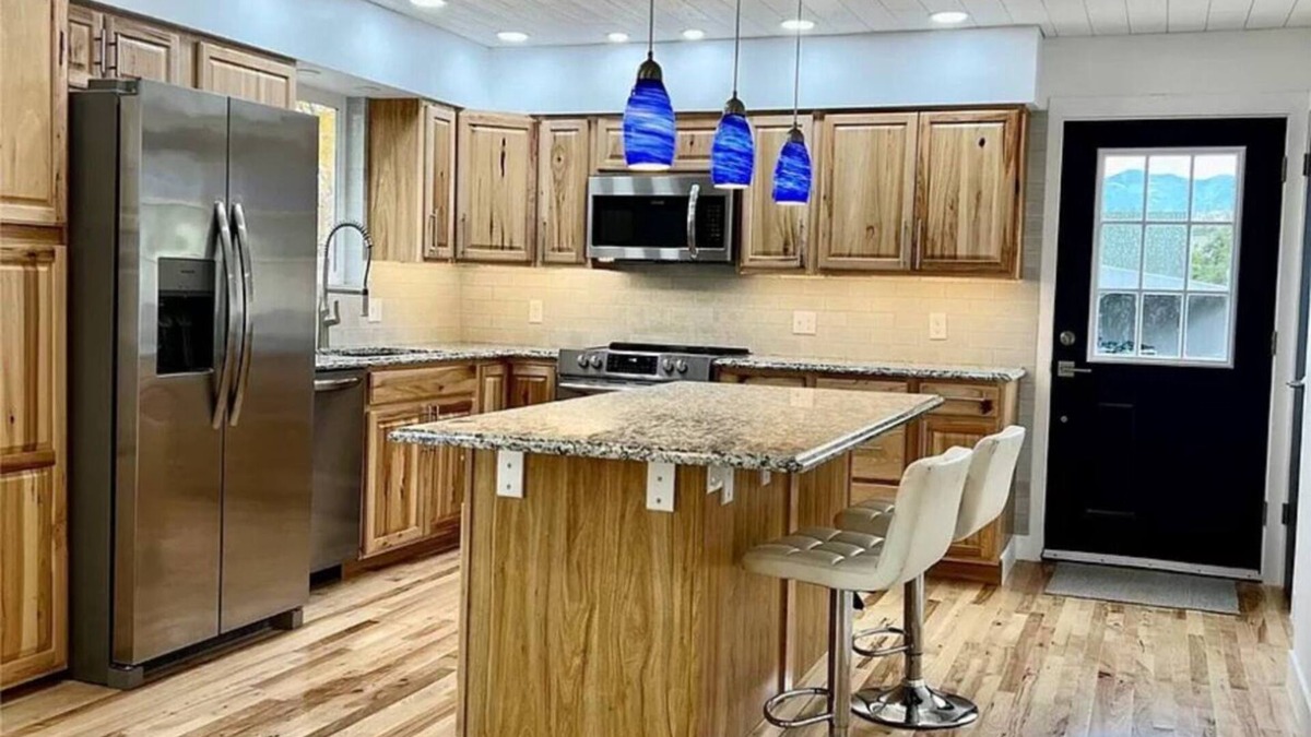 Polson House | Spacious 5 Bed Family Retreat Near Flathead Lake, Glacier National Park and more