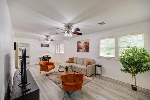 Beaumont House | Spacious 5 Bed Home with Massage Chair and Futsball Table