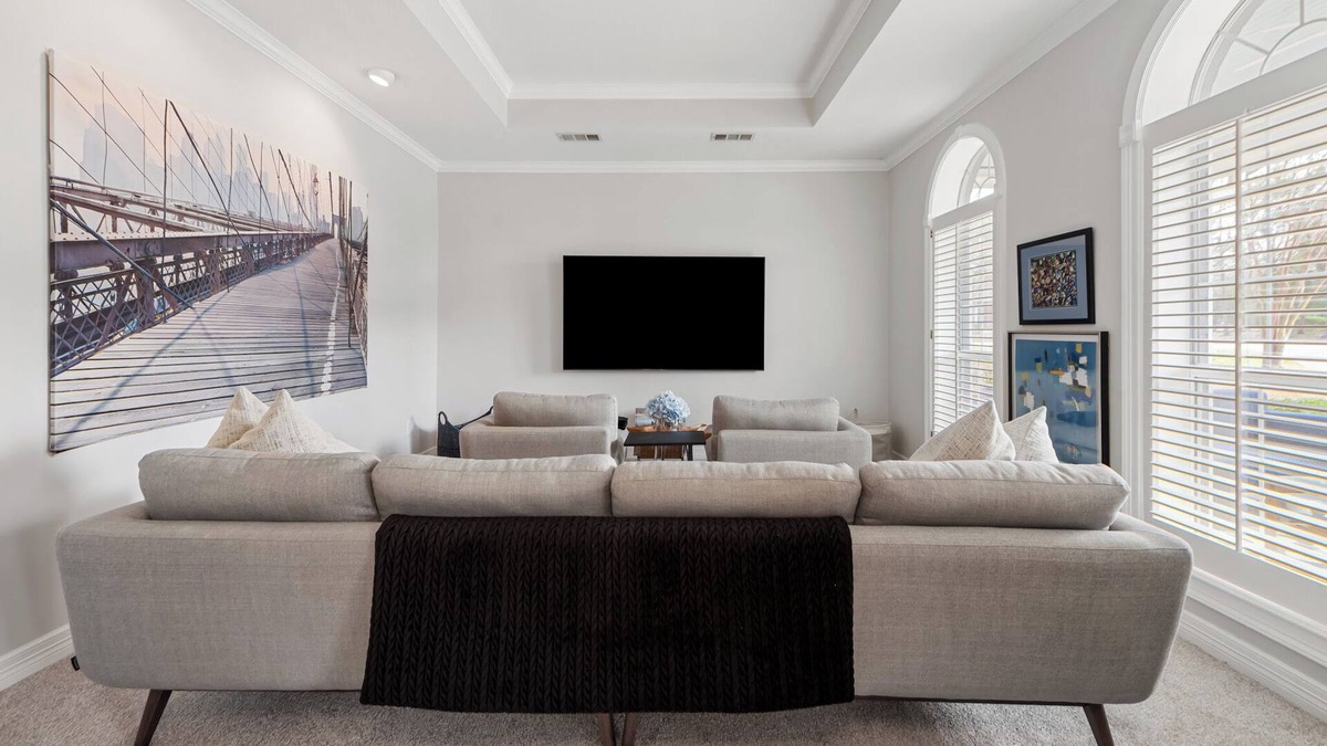 Wellborn House | Spacious 5-bedroom house with pool, fenced yard for pets, in College Station