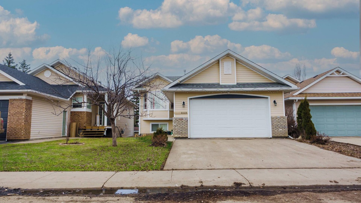 Grande Prairie House | Spacious 5-bedroom house with AC, WiFi in superb Grande Prairie