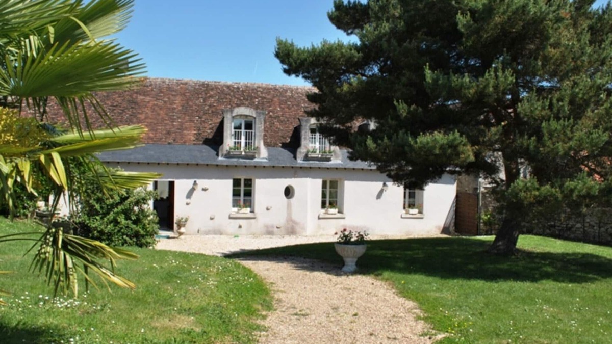 Azay-sur-Cher Cottage | Spacious 5-Bedroom Cottage Near Loire Castles, Gardens & Family Amenities