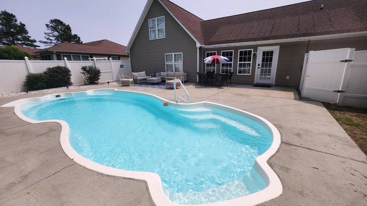 Shallotte House | Spacious 5-bedroom Beach Retreat W/Private Pool