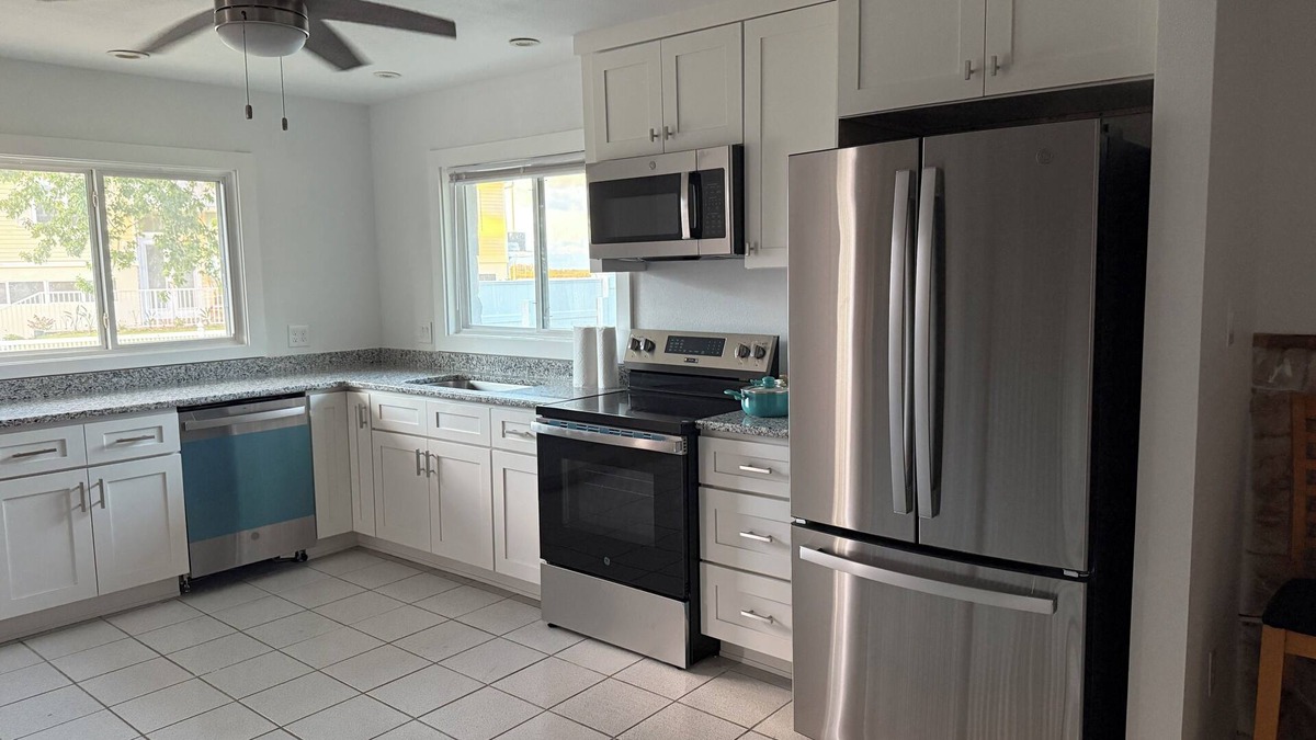 Old Homosassa House | Spacious 5-bedroom beautiful water view home with private boat dock steps away.
