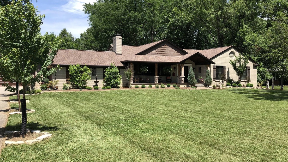 Louisville House | Spacious 5 Bedroom Home with Heated Pool and Hot Tub