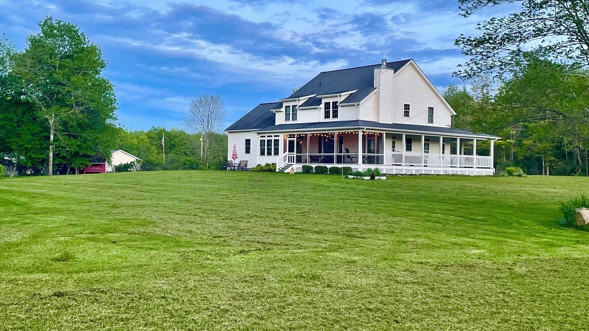 Rock Creek House | Spacious 5-bedroom house with WiFi, AC in delightful Rock Creek