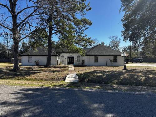 Bridge City House | Spacious 5 bedroom home in Bridge City