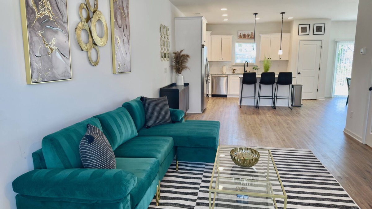 Toddville Road House | Spacious 5-bedroom house in Prime Charlotte Location with Garage & Fenced Yard
