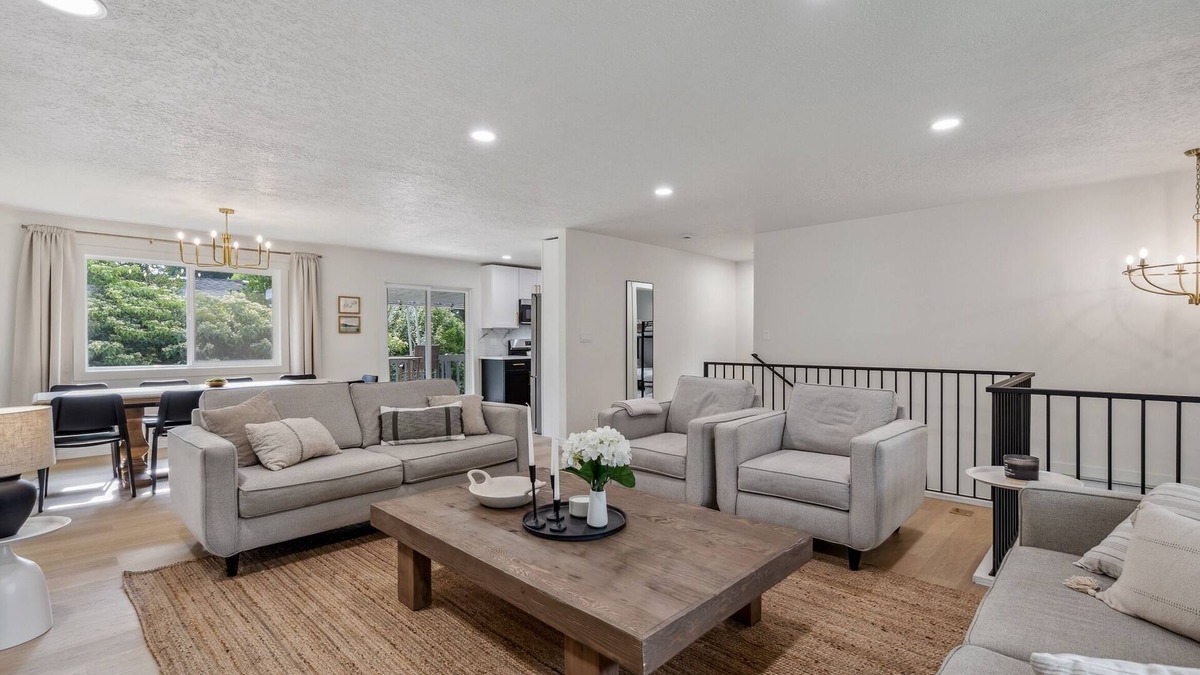 Hillsboro House | Spacious 5-bedroom house in enchanting Hillsboro