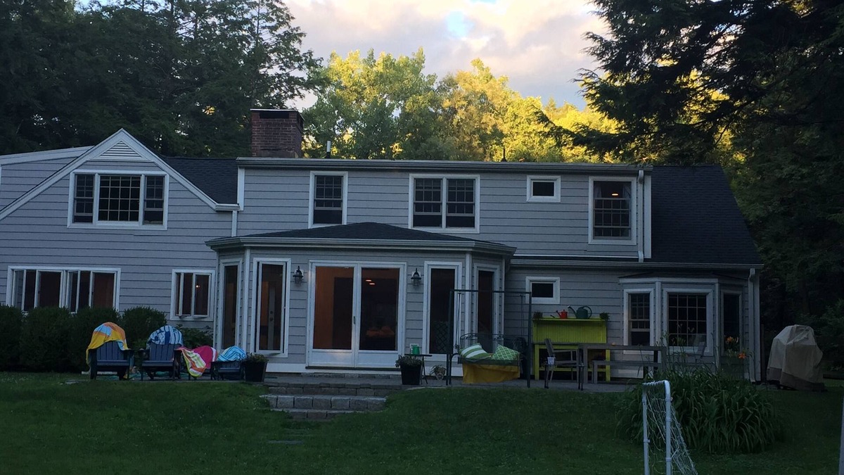 Lakeville House | Spacious 5-bedroom house with Pool on 2 lovely acres