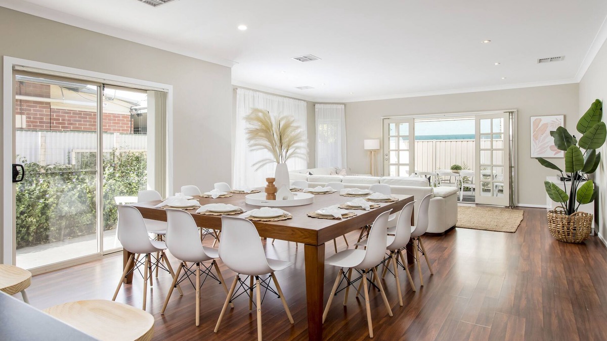 Adelaide Central Business District House | Spacious 5 Bedroom Home Ideal for Families and Large Groups