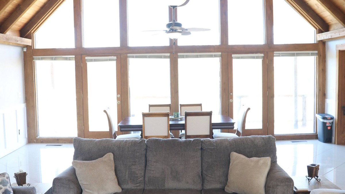 Burnside House | Spacious 5-Bedroom Home on Lake Cumberland!