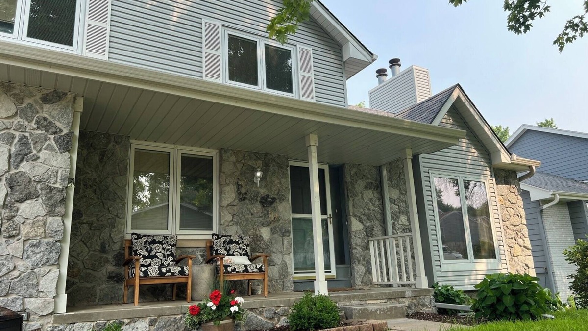 Bellevue House | Spacious 5-bedroom house with WiFi, AC in charming Bellevue