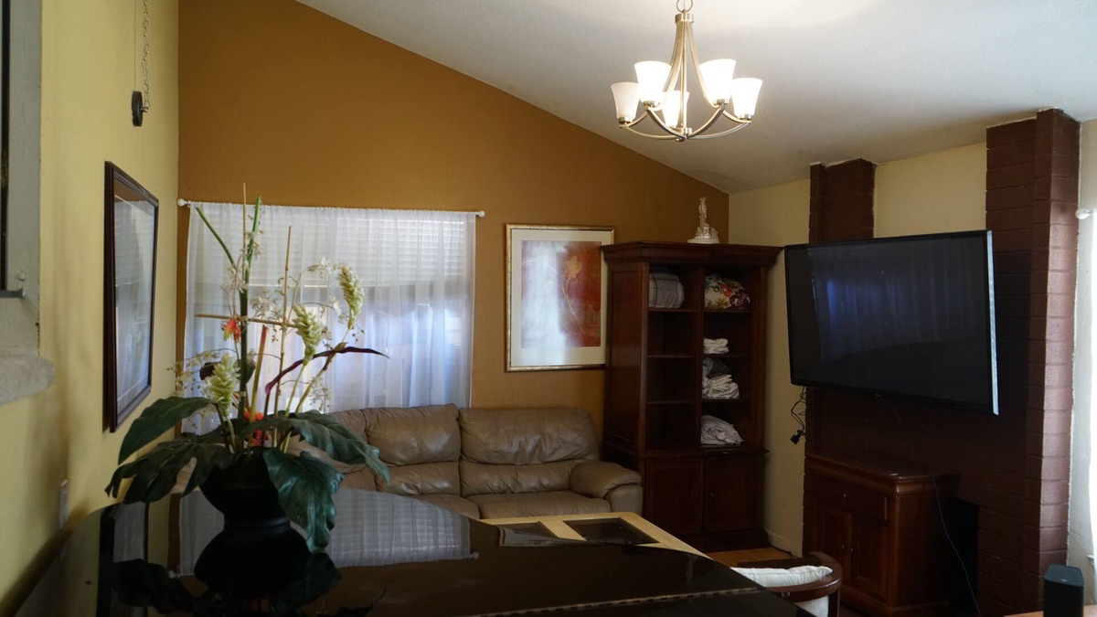 Edenvale House | Spacious 5-bedroom house in enjoyable San Jose with WiFi, AC