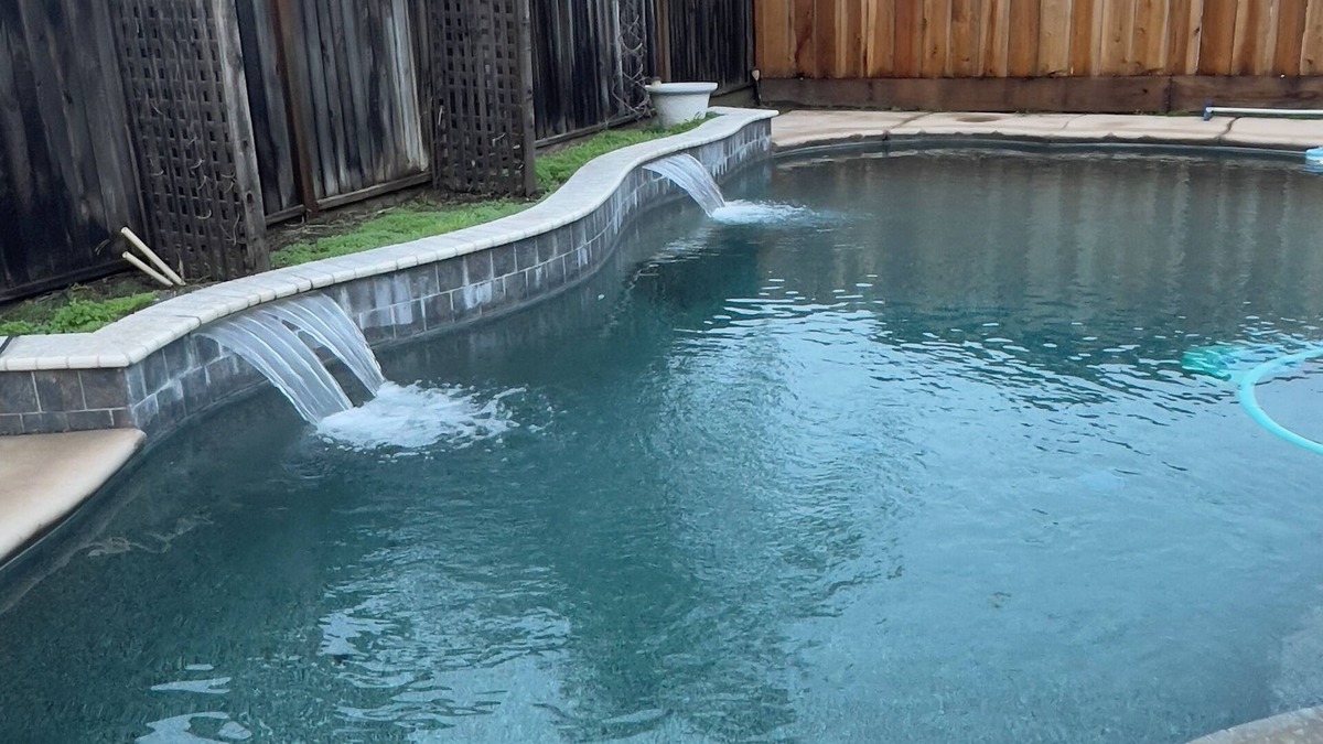 Turlock House | Spacious 5-bedroom house pool with WiFi, AC in awesome Turlock