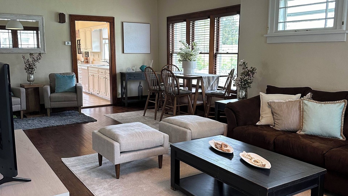 Culver House | Spacious 5-bedroom house on a quiet street right off the lake near the academy