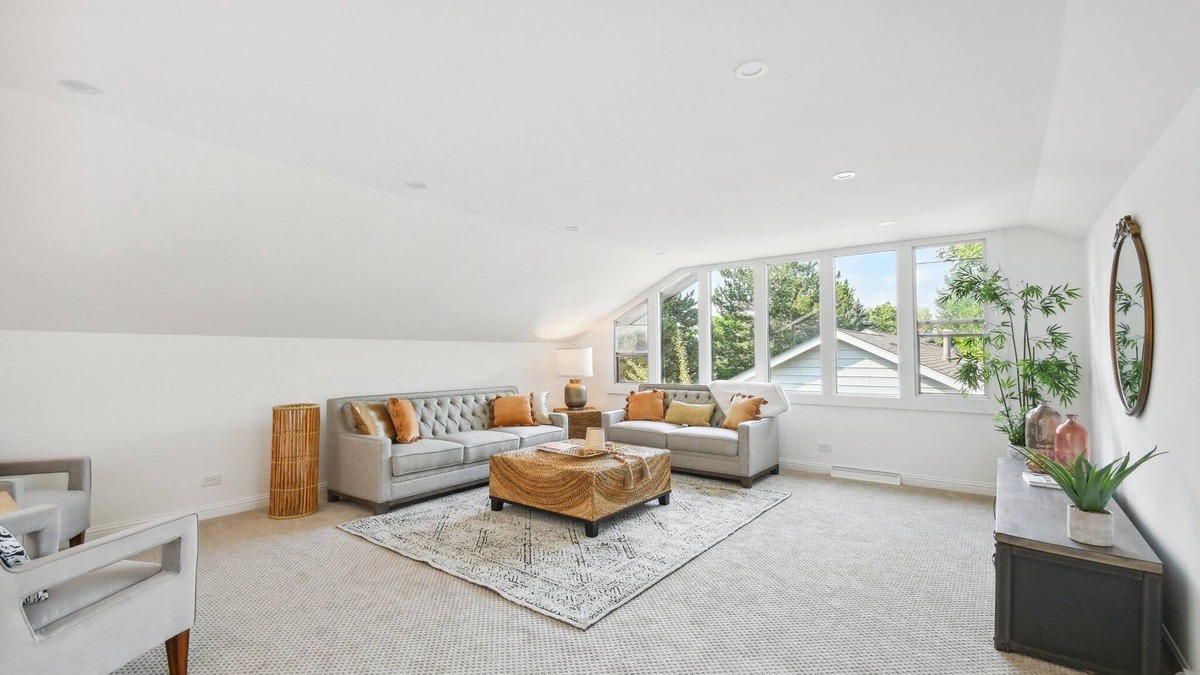 Applewood West House | Spacious 5-bedroom house in delightful Golden