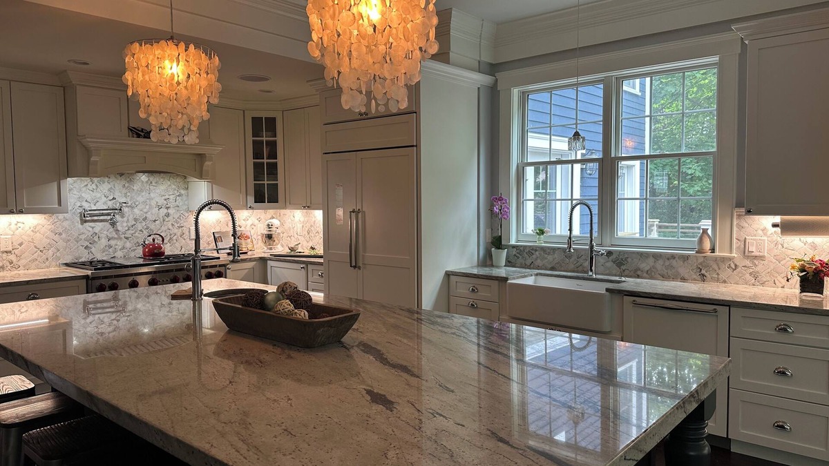 Waban House | Spacious 5-bedroom house with theatre and gym