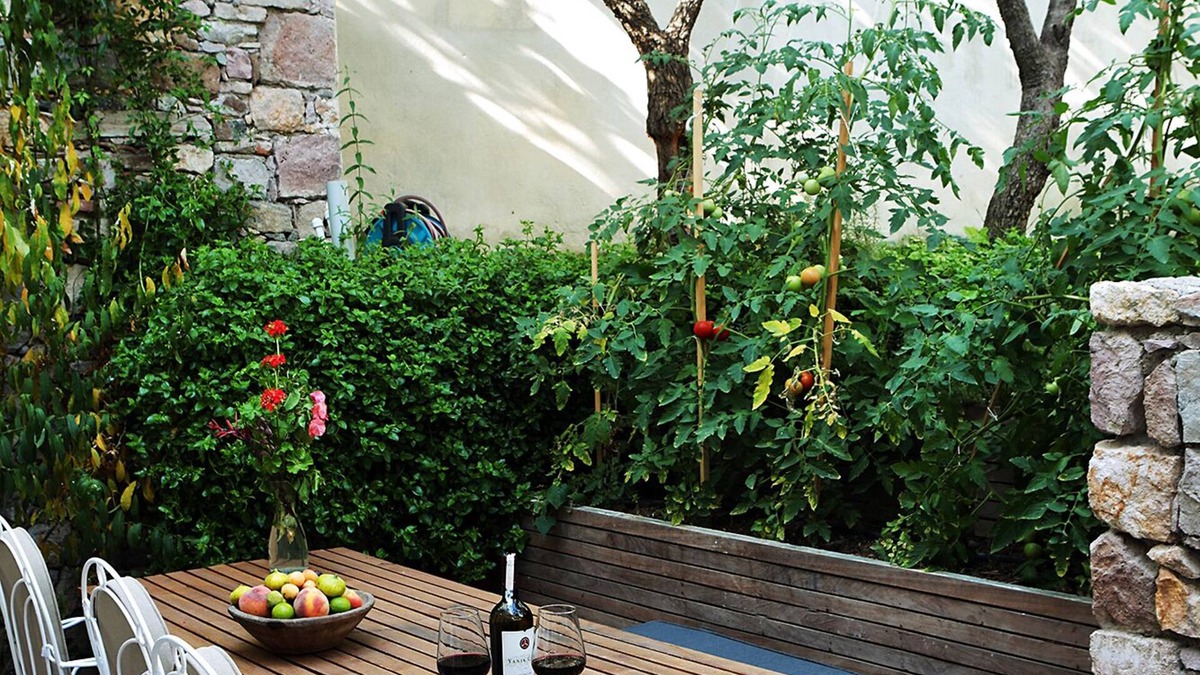 Ayvalik City Center House | Spacious 5 bedroom mansion in the center of Ayvalik