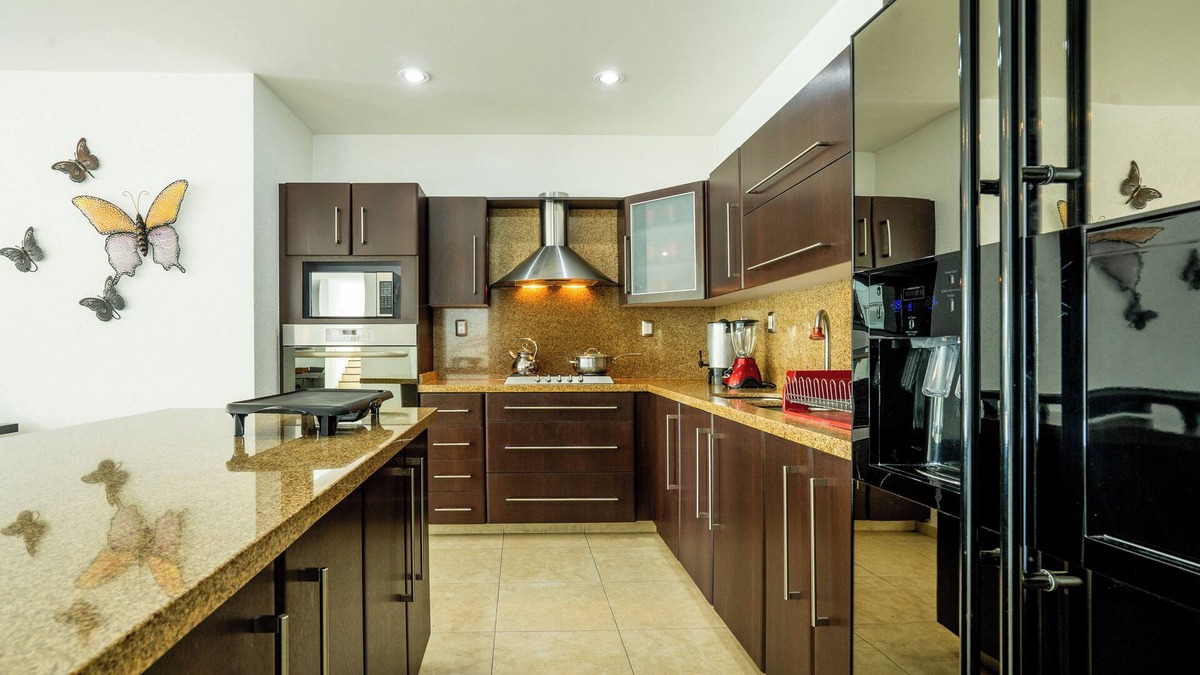 Lomas de Cocoyoc House | Spacious 5 Bedroom Oasis with Pool & BBQ