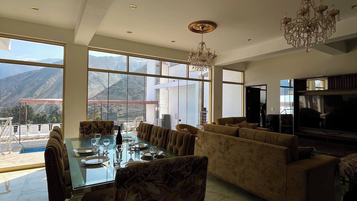 Pachacamac House | Spacious 5-bedroom estate in enjoyable Cieneguilla with WiFi