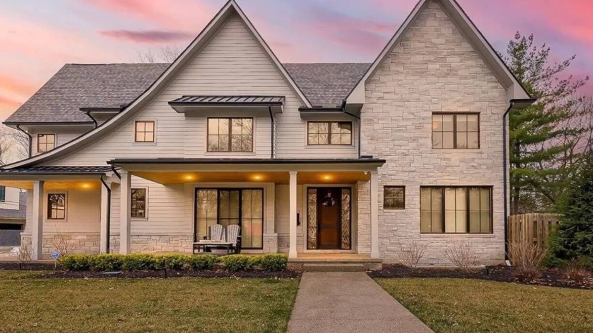 Birmingham House | Spacious 5-Bedroom Retreat in Birmingham, MI — Ideal for Families & Groups
