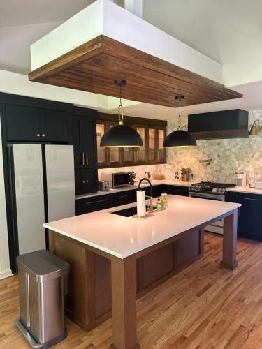 Stone Mountain House | Spacious 5 bedroom house in charming Stone Mountain