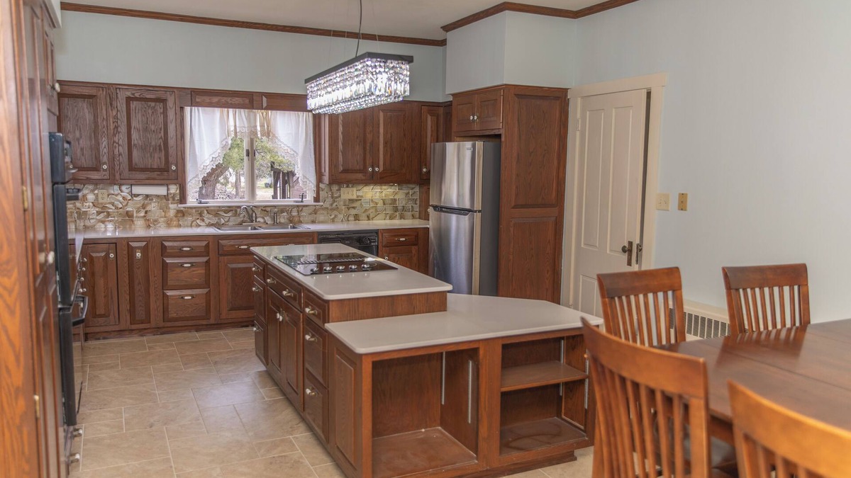 West Milton House | Spacious 5-bedroom house with AC, WiFi in charming West Milton